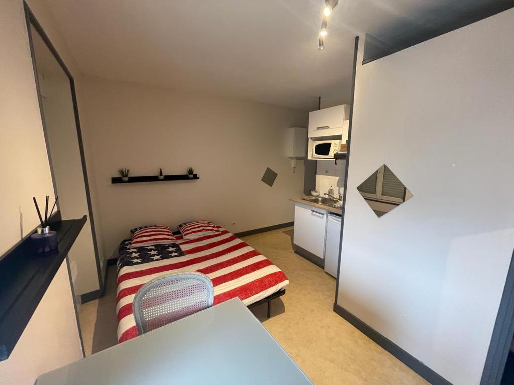 Studio Agreable Et Lumineux Apartment Niort Luaran gambar