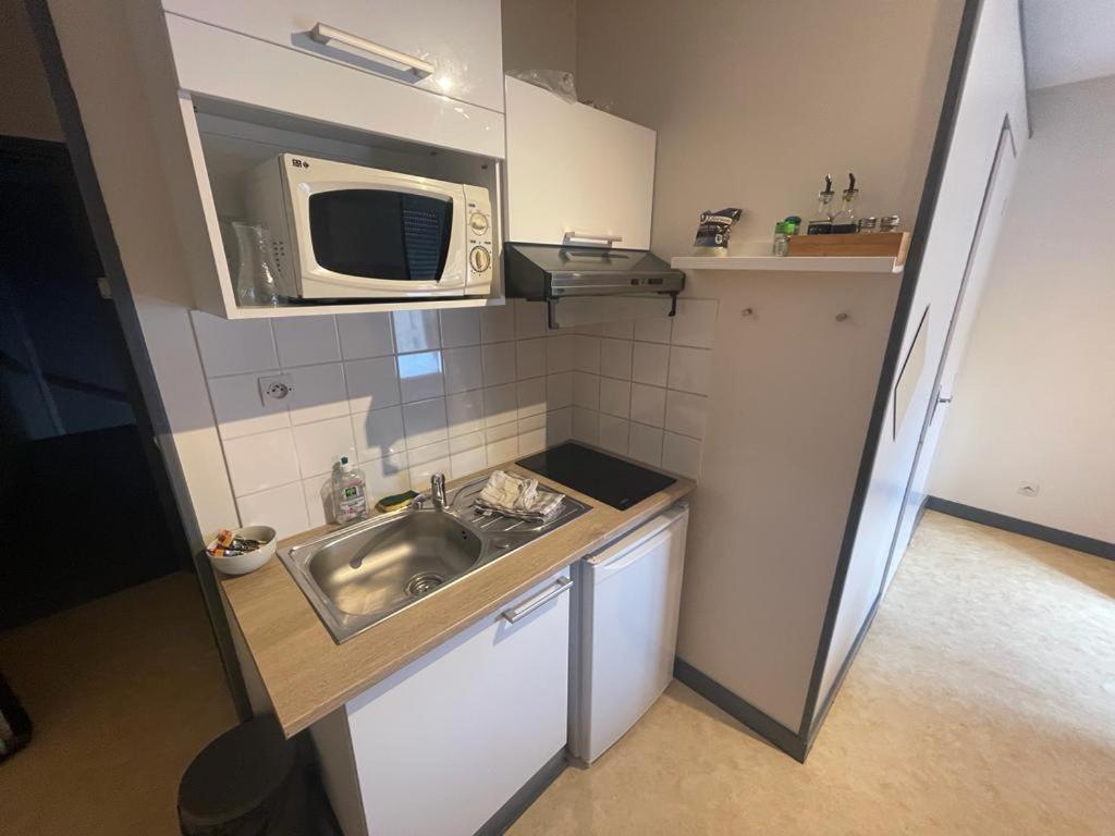 Studio Agreable Et Lumineux Apartment Niort Luaran gambar