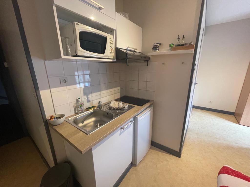 Studio Agreable Et Lumineux Apartment Niort Luaran gambar